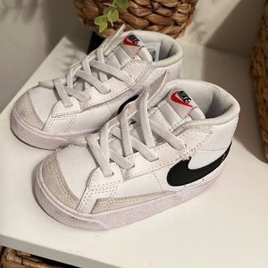 Toddler Nike size 6